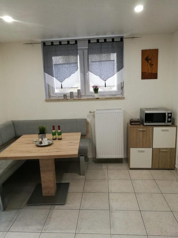 Ferienapartment Vier Pfoten In Apartment Korbach